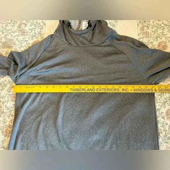 Skechers Cowell Neck Pullover Size Med Like new condition. Bungie hood pulls. - Picture 10 of 10